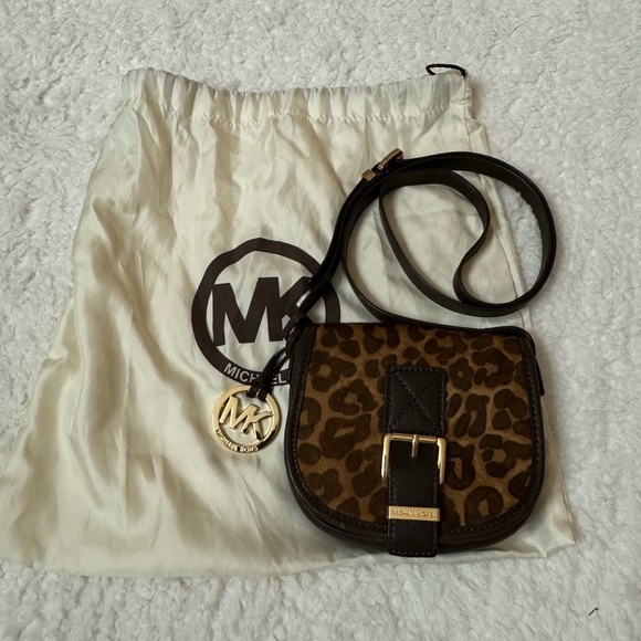 MK Michael Kors Crossbody Purse - Picture 4 of 10